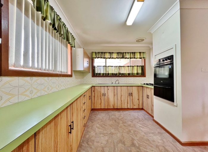 59 William St, Young NSW 2594, Australia