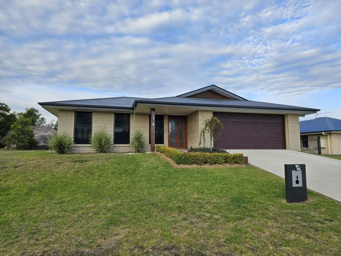 4 Dylan Ct, Stanthorpe QLD 4380, Australia