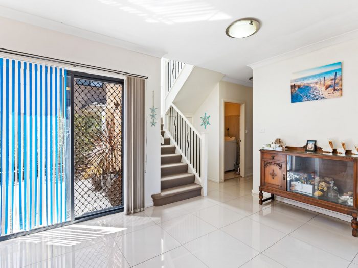 Villa 2/56 Gallipoli Ave, Blackwall NSW 2256, Australia