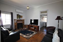 14 Omara Terrace, Stanthorpe QLD 4380, Australia
