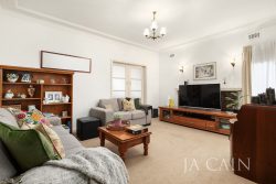 10 Douglas St, Ashwood VIC 3147, Australia