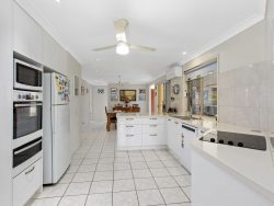 5 Dove Cl, Kingscliff NSW 2487, Australia