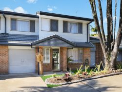 Unit 22/33 Edmund Rice Dr, Summerfields, Southport QLD 4215, Australia