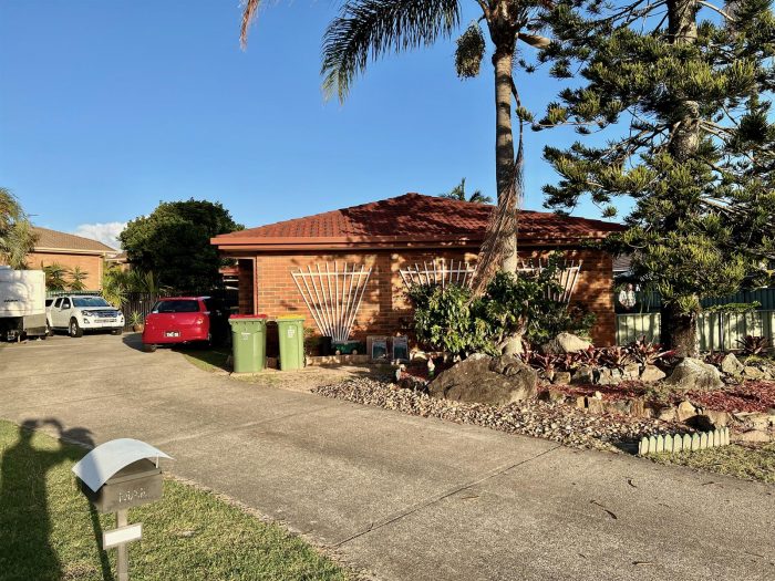 Unit 1/22 Kangaroo Ave, Coombabah QLD 4216, Australia