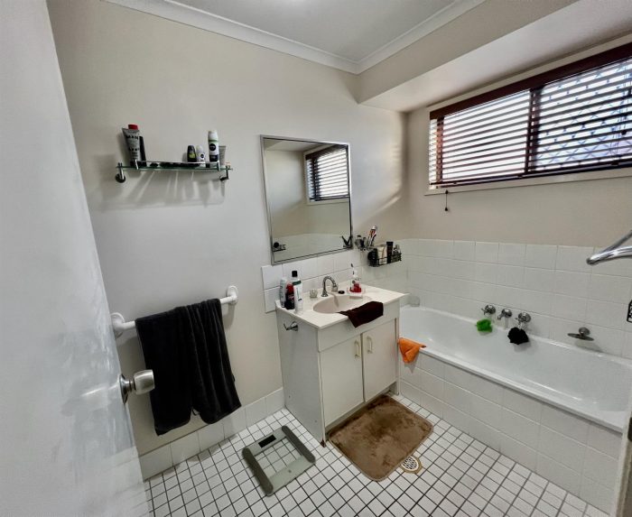 Unit 1/22 Kangaroo Ave, Coombabah QLD 4216, Australia