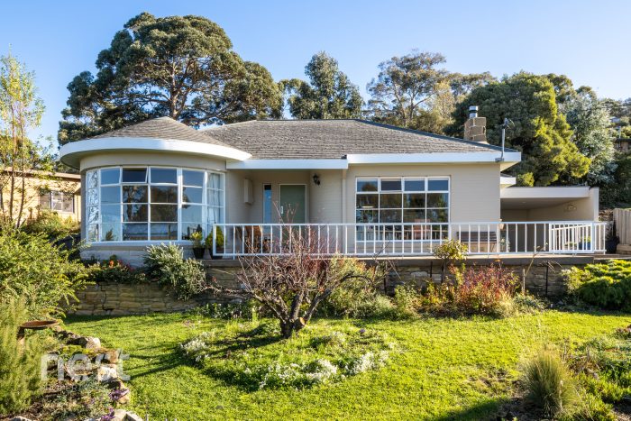 4 Harrow Pl, Taroona TAS 7053, Australia