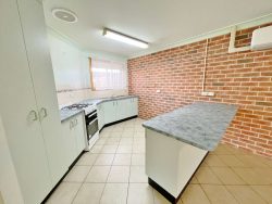 Unit 4/161 Nasmyth St, Young NSW 2594, Australia