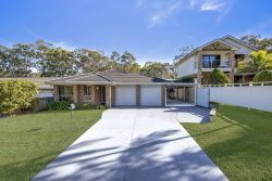 240 Pollock Ave, Wyong NSW 2259, Australia