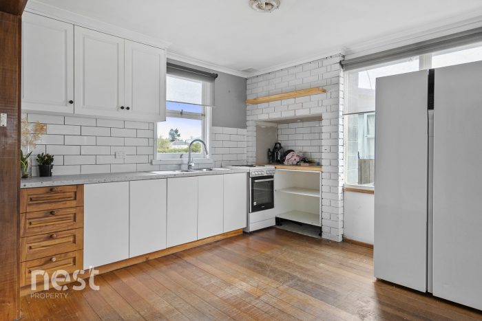 13 Tutton Ave, Huonville TAS 7109, Australia