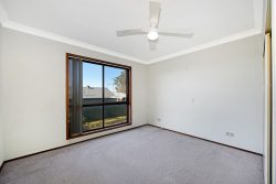 5 Wakehurst Dr, Wyong NSW 2259, Australia