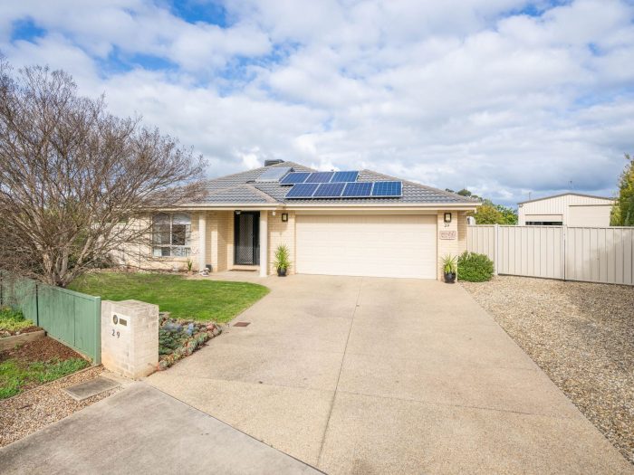 29 Banfield Ave, Mooroopna VIC 3629, Australia