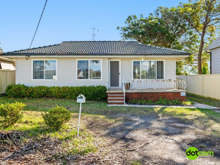 76 Fravent St, Toukley NSW 2263, Australia