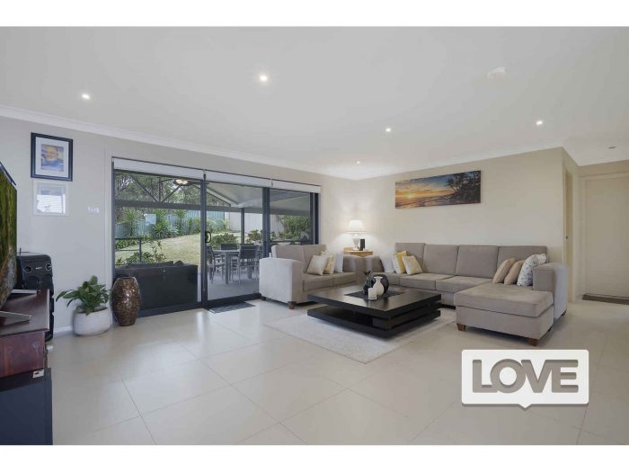 15 Karina Pl, Bolton Point NSW 2283, Australia