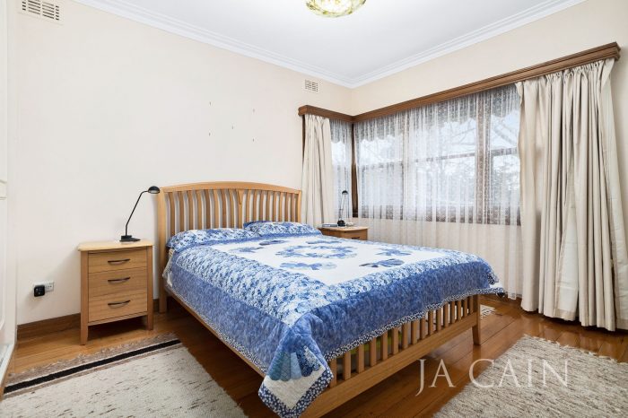 7 Irvine St, Glen Iris VIC 3146, Australia