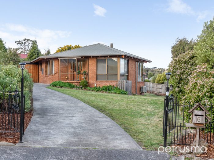 6 Kristen Ct, Claremont TAS 7011, Australia