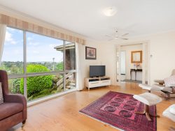 842 Lamport Cres, West Albury NSW 2640, Australia