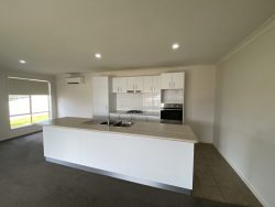 21 Harry Cres, Hamilton Valley NSW 2641, Australia