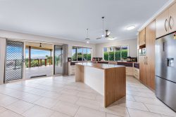 9 Hayman Views Estate, CANNONVALE QLD 4802, Australia