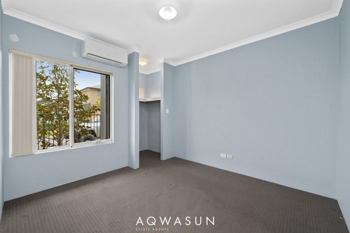 4 Yanga Court, Lakelands WA 6180, Australia