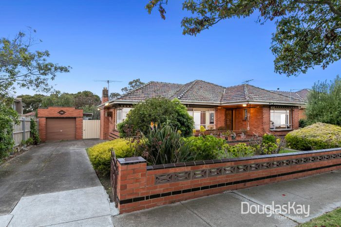 4 Lorraine Ct, Sunshine VIC 3020, Australia