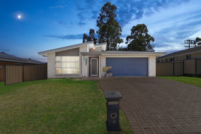 4 Chablis Dr, Cessnock NSW 2325, Australia