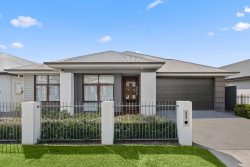 8 Harvest Wy, Calderwood NSW 2527, Australia