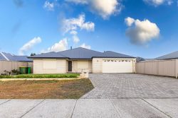 332 Parade Rd, Dalyellup WA 6230, Australia