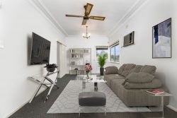 19 Rosedale Ave, Penrith NSW 2750, Australia