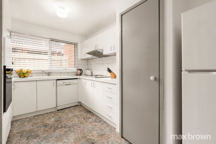 Unit 2/79 Cave Hill Rd, Lilydale VIC 3140, Australia