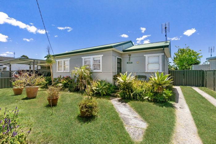 25 Winifred Ave, Umina Beach NSW 2257, Australia