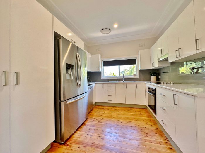 28 Brock St, Young NSW 2594, Australia