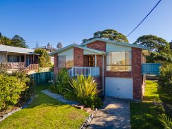 6 Mumbulla St, Bermagui NSW 2546, Australia