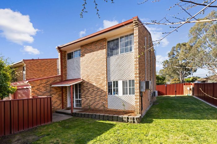 6/9-15 Torpy Pl, Jerrabomberra NSW 2619, Australia