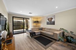 43 Travers St, Sturt SA 5047, Australia