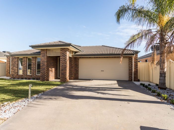 21 Windlass Ave, Mooroopna VIC 3629, Australia