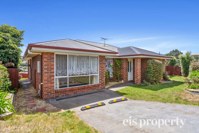 22 Brendan Cres, Austins Ferry TAS 7011, Australia