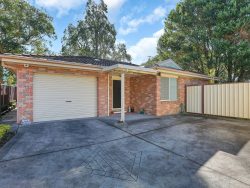 Unit 2/56 Crossingham St, Toukley NSW 2263, Australia