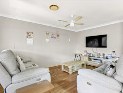 Unit 2/56 Crossingham St, Toukley NSW 2263, Australia