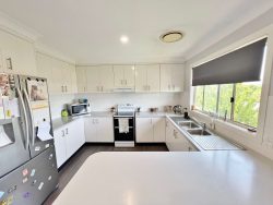 110 Edwards St, Young NSW 2594, Australia