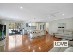 26 Canowie Cres, Buttaba NSW 2283, Australia