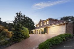 1 Regina Ct Eltham VIC 3095, Australia