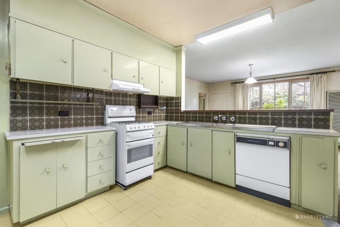 4 Roderick St Doncaster East VIC 3109, Australia