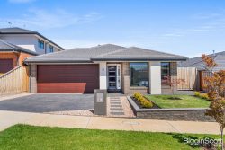 18 Hollyhoke Dr, Maddingley VIC 3340, Australia