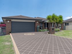 26 Cunningham St, Westdale NSW 2340, Australia