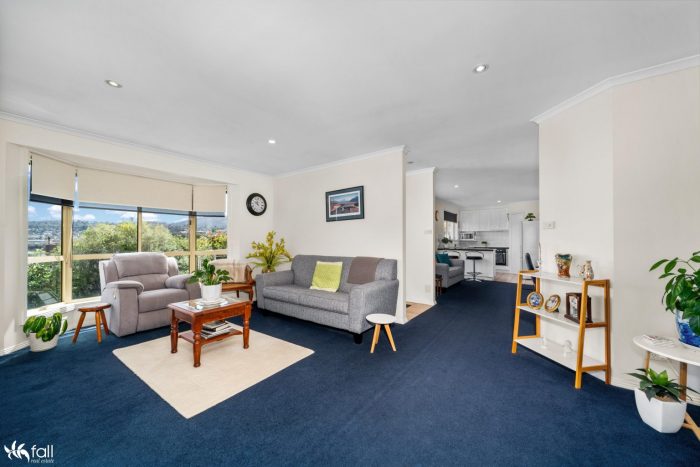 2/90 Esplanade, Rose Bay TAS 7015, Australia