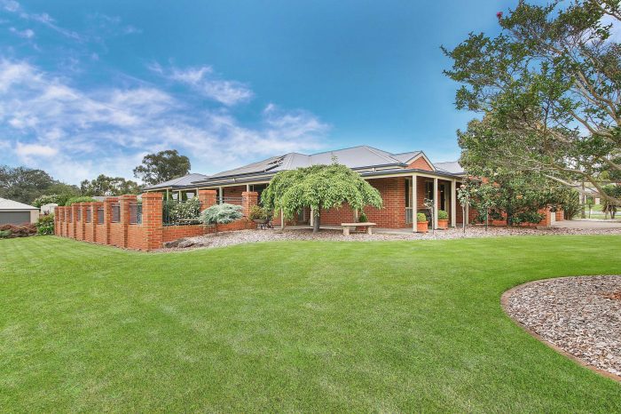 17 Golflinks Ave, West Wodonga VIC 3690, Australia