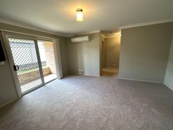 Unit 2/13 Lachlan Cl, Young NSW 2594, Australia