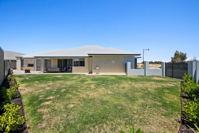 39 Landor St, South Yunderup WA 6208, Australia