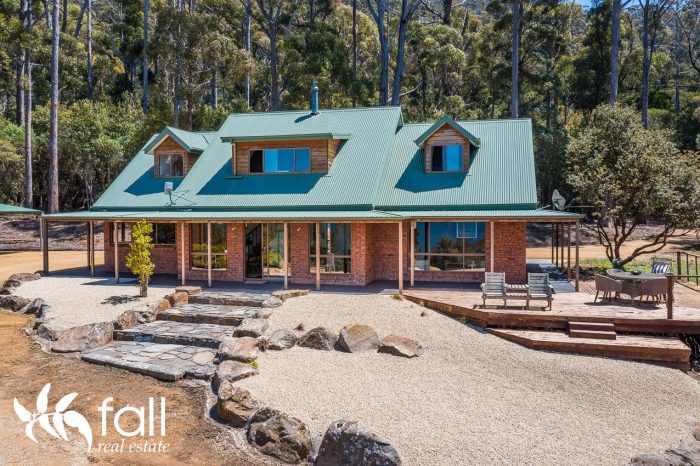 418 Pirates Bay Dr, Eaglehawk Neck TAS 7179, Australia