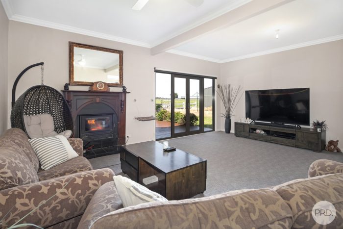 5025 Colac-Ballarat Rd, Cambrian Hill VIC 3352, Australia